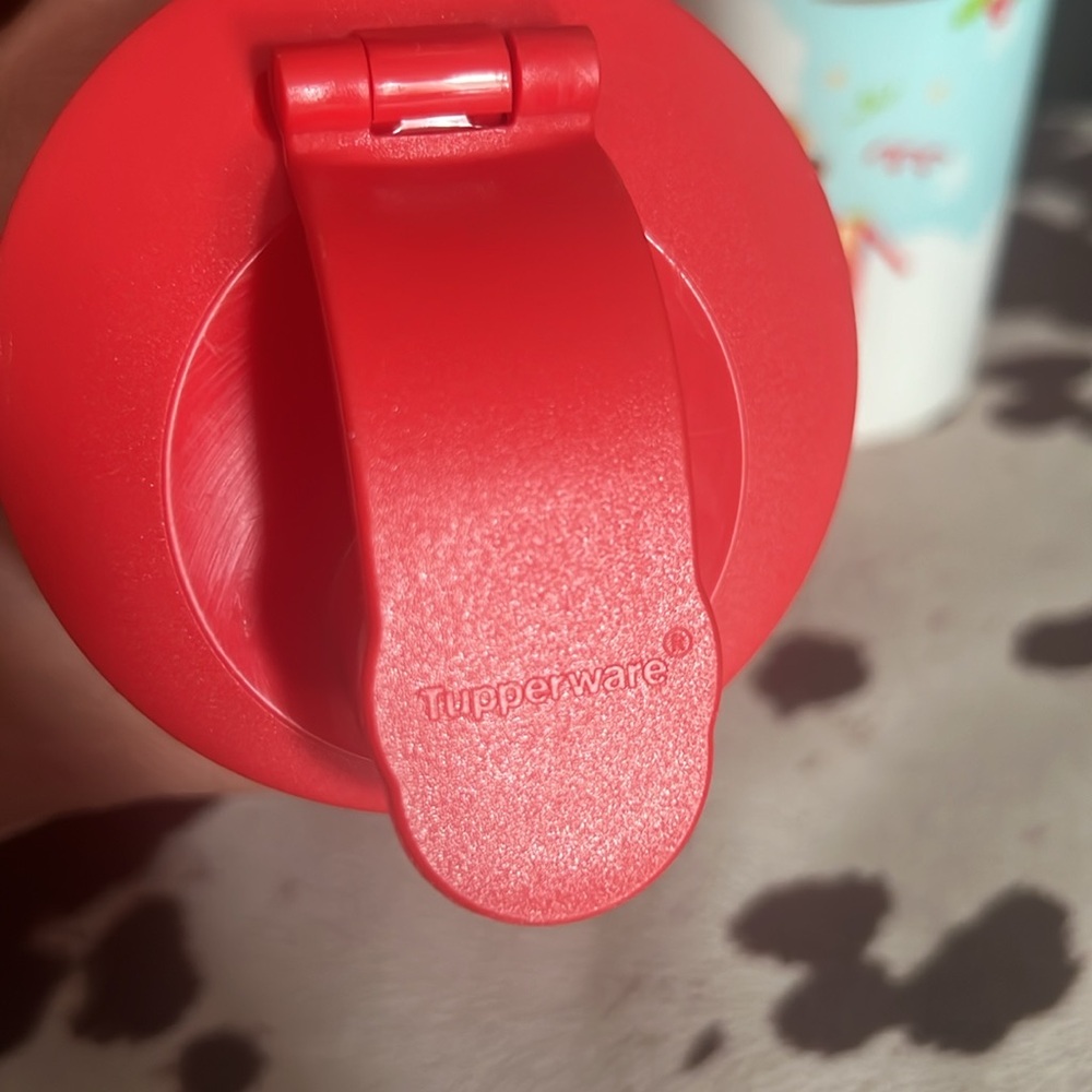 Tupperware kid cups - Picture 2 of 9
